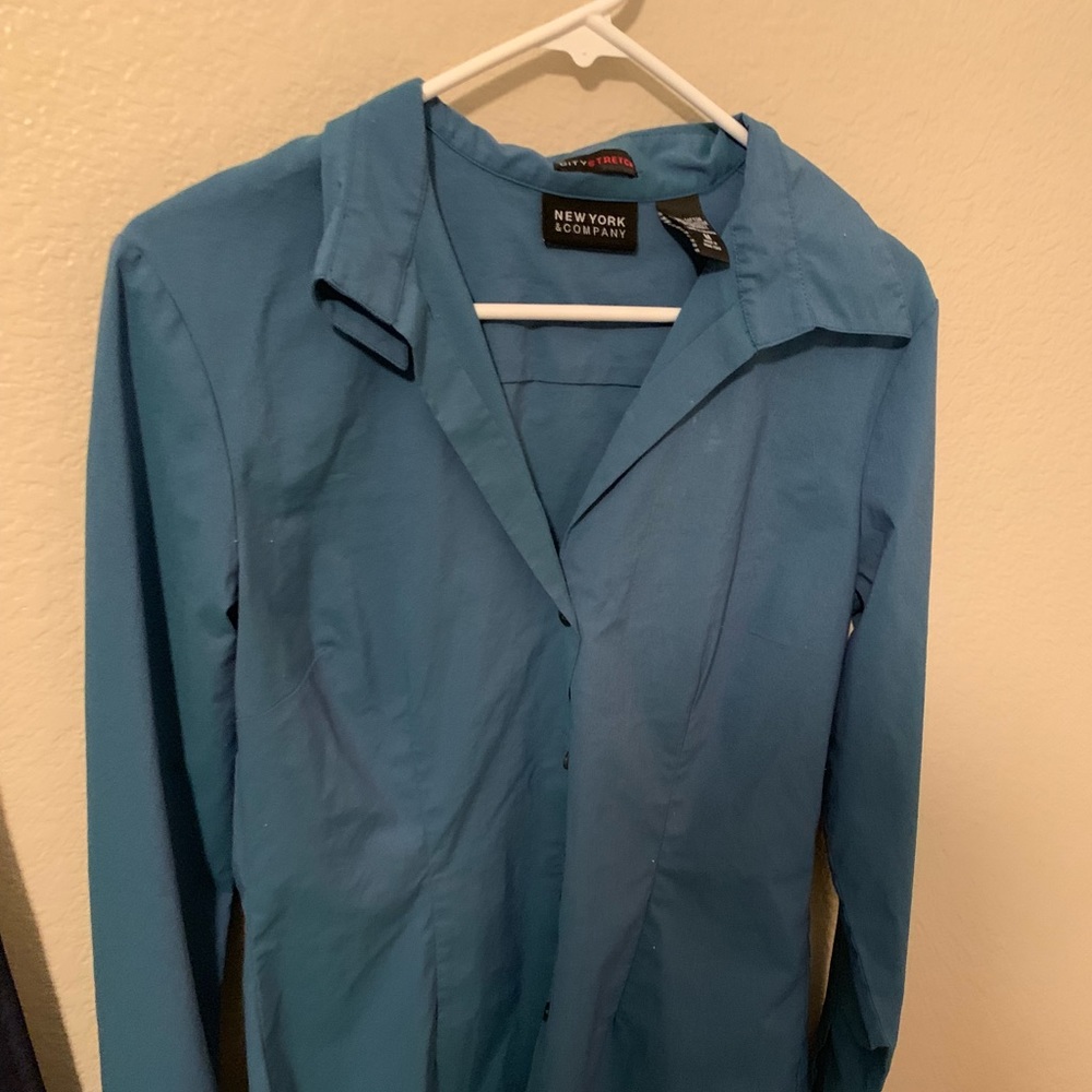 Women’s button up size Medium New York and Company